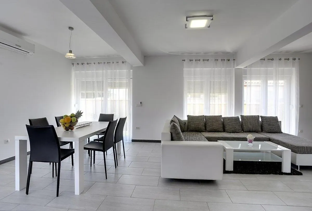 Villa Lara 2 Liznjan Croatia