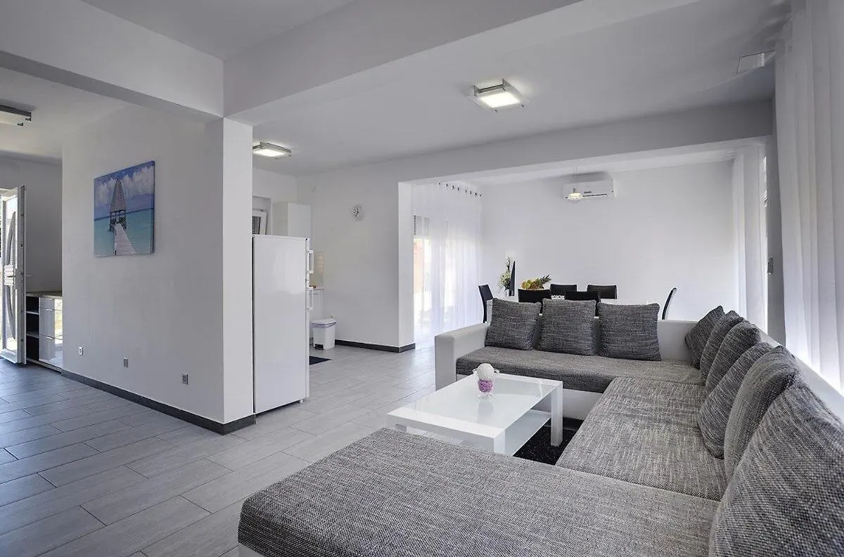 Villa Lara 2 Liznjan Croatia