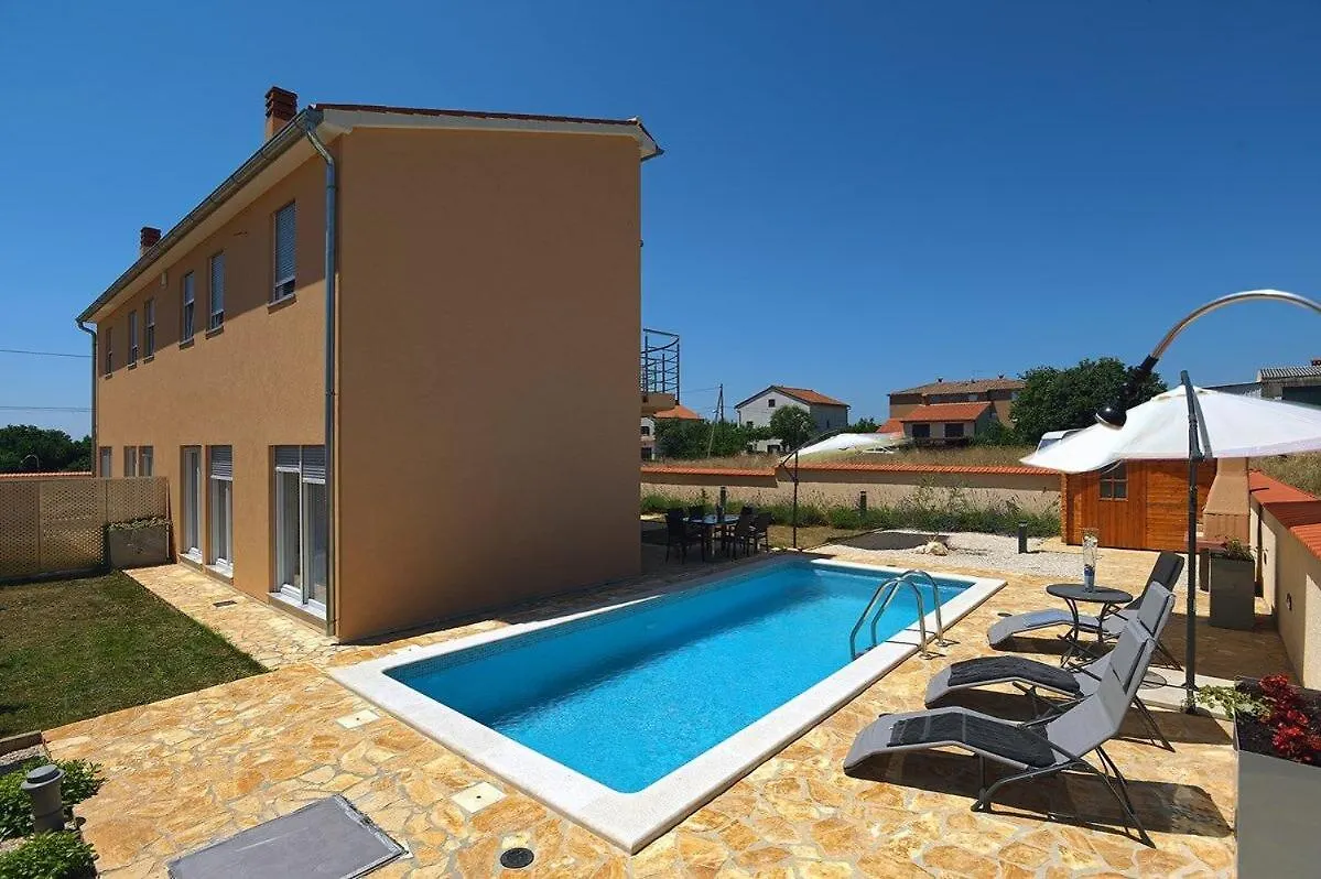 Villa Lara 2 Liznjan Holiday home